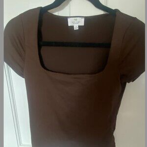 Brown fitten short sleeved top